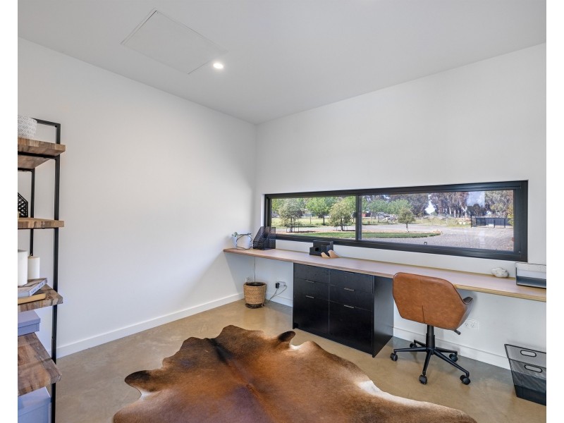 66 Pinerate Place, Echuca VIC 3564