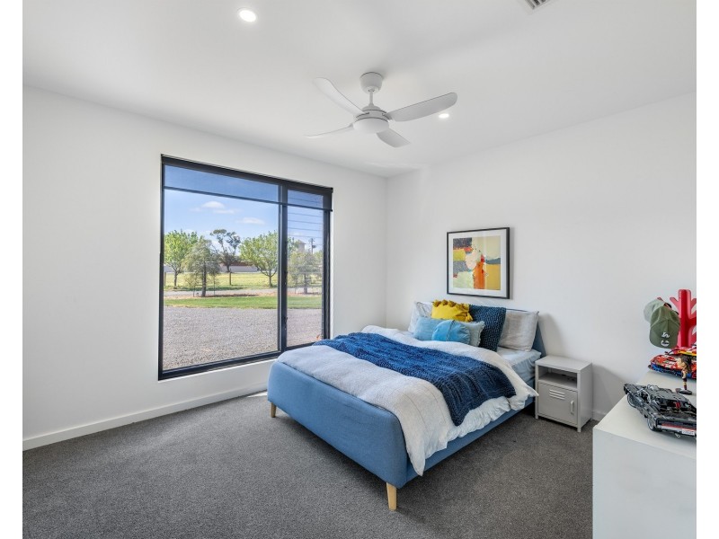66 Pinerate Place, Echuca VIC 3564