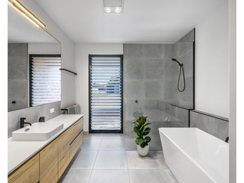 66 Pinerate Place, Echuca VIC 3564