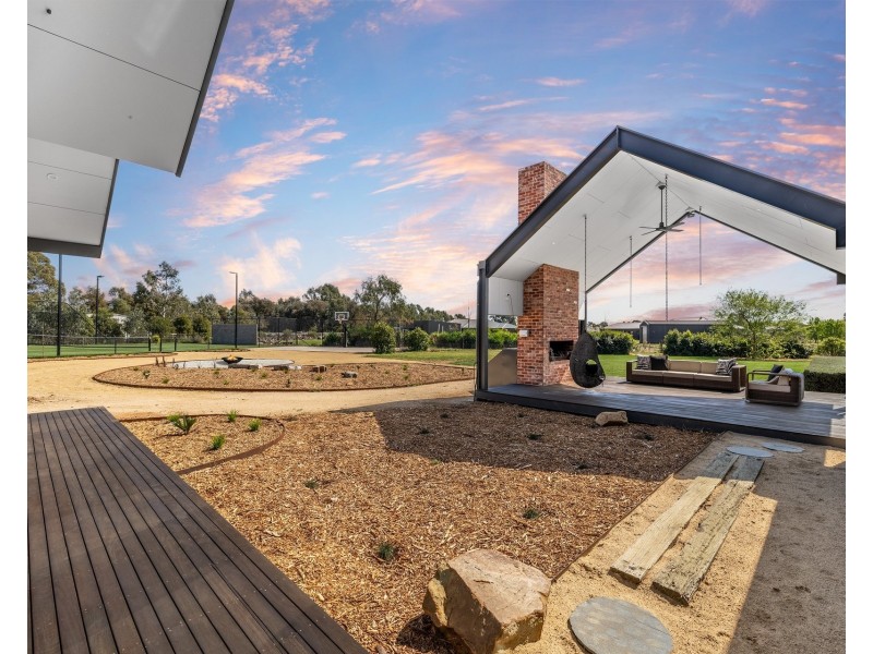 66 Pinerate Place, Echuca VIC 3564