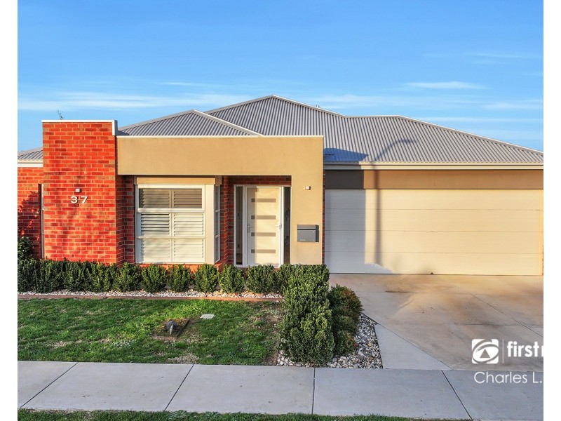 37 Magnolia Drive, Echuca VIC 3564