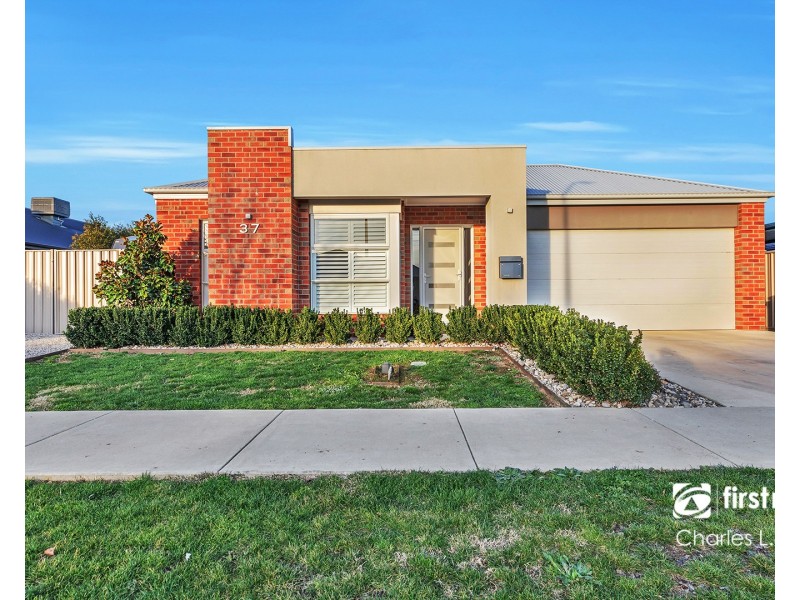 37 Magnolia Drive, Echuca VIC 3564
