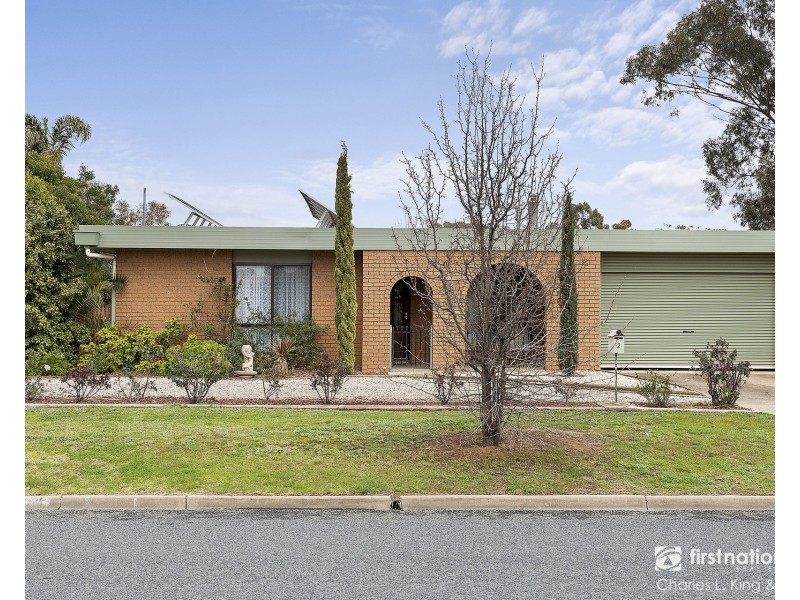 2 Lawson Drive, Moama NSW 2731