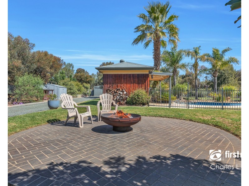 70 Schoeffel Drive, Echuca VIC 3564