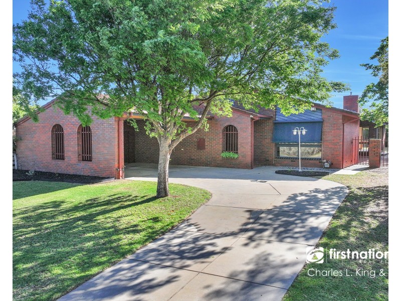 93 Campaspe Esplanade, Echuca VIC 3564