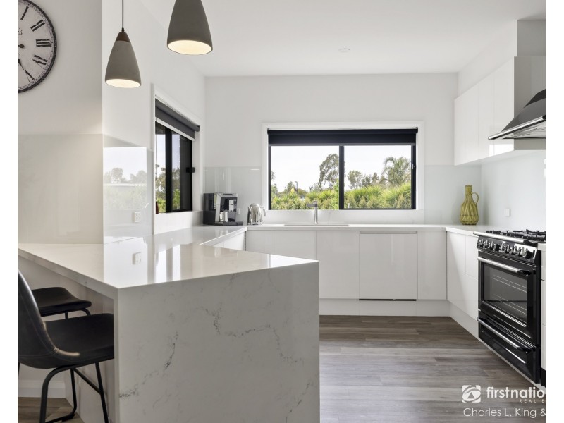 64 Pinerate Place, Echuca VIC 3564