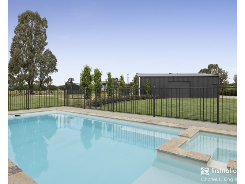 64 Pinerate Place, Echuca VIC 3564