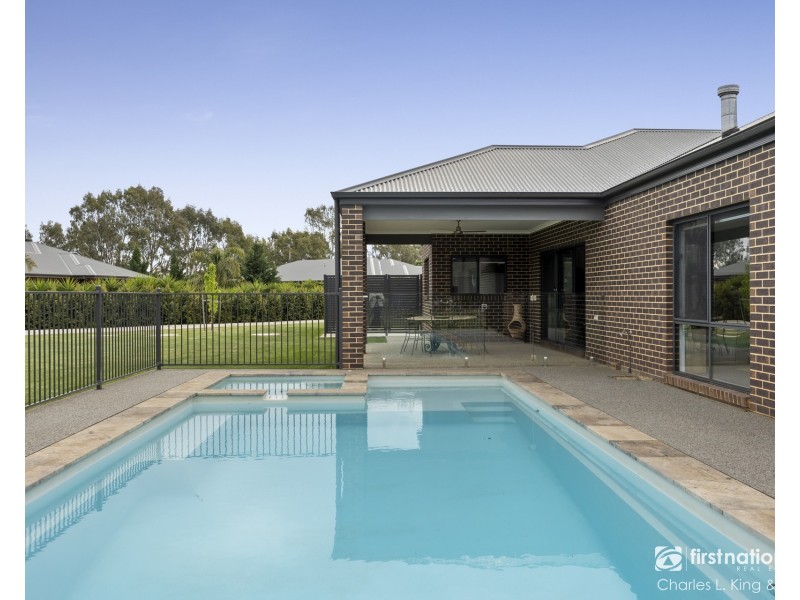 64 Pinerate Place, Echuca VIC 3564
