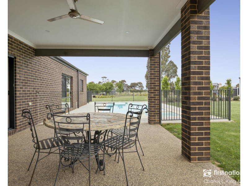 64 Pinerate Place, Echuca VIC 3564