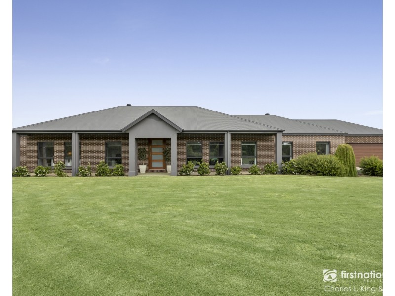 64 Pinerate Place, Echuca VIC 3564