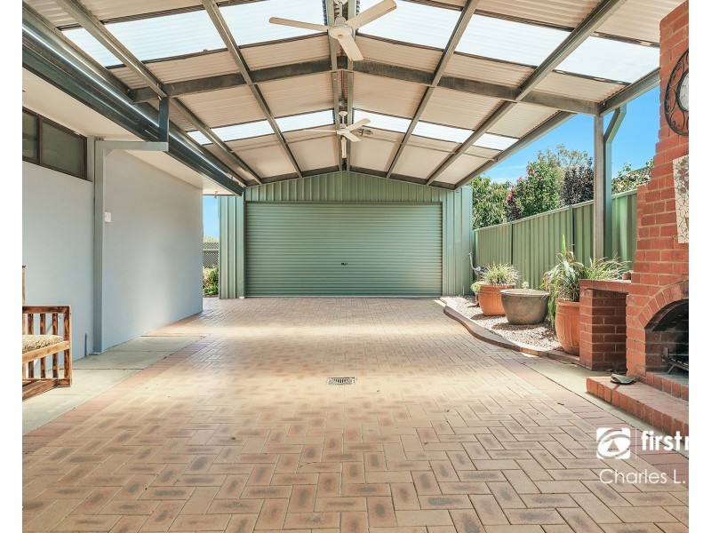 99 Campaspe Esplanade, Echuca VIC 3564