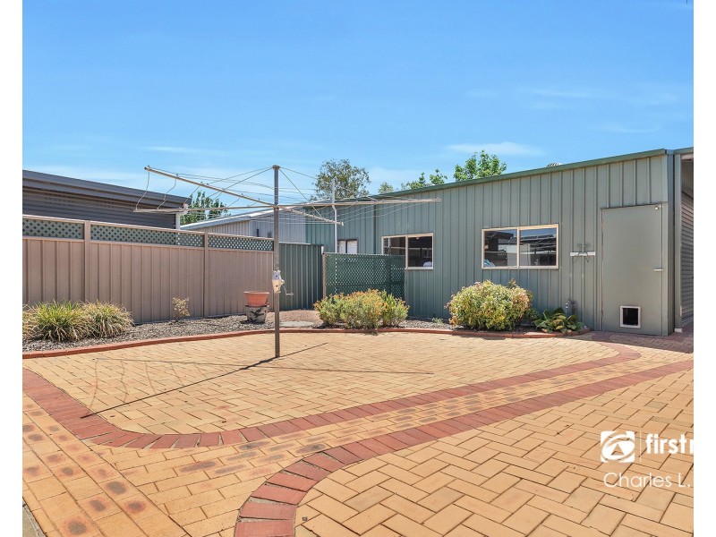 99 Campaspe Esplanade, Echuca VIC 3564
