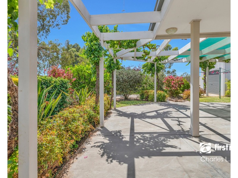 16 Charlton Court, Echuca VIC 3564