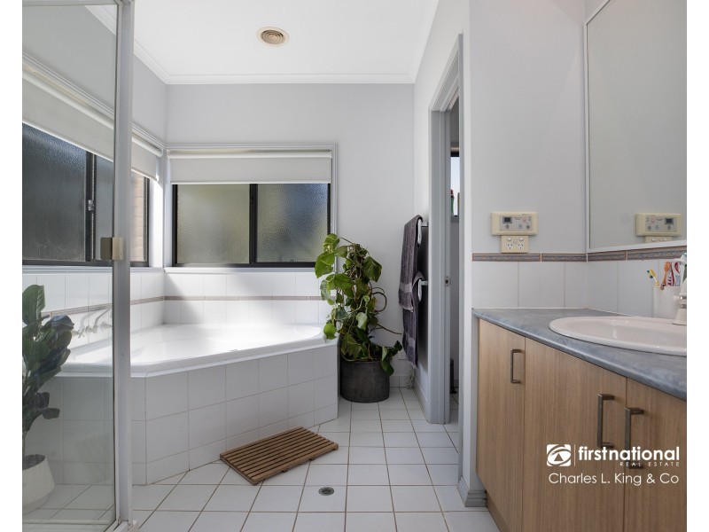 6 Village Court, Echuca VIC 3564