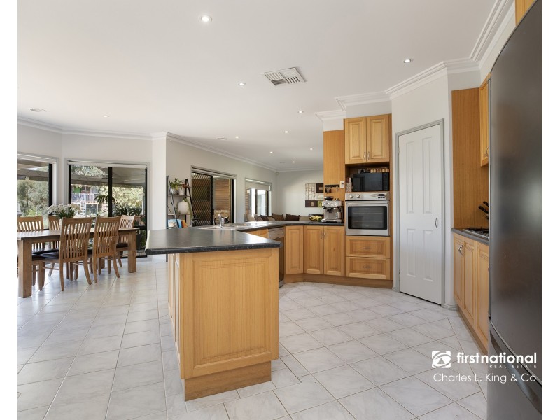 6 Village Court, Echuca VIC 3564