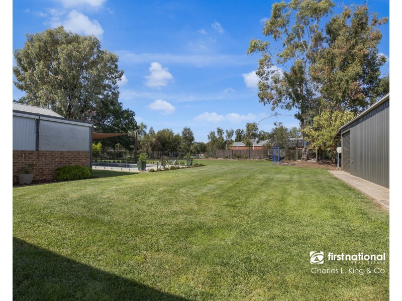 6 Village Court, Echuca VIC 3564