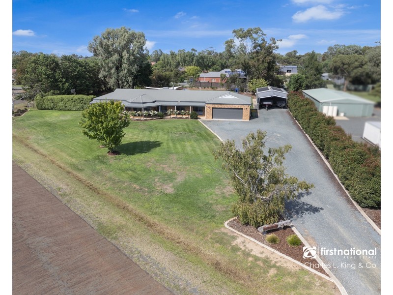 6 Village Court, Echuca VIC 3564