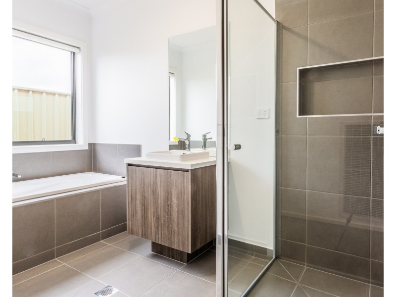 11 Emmylou Place, Moama NSW 2731