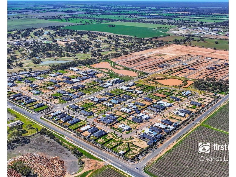 12 Honeyeater Street, Moama NSW 2731