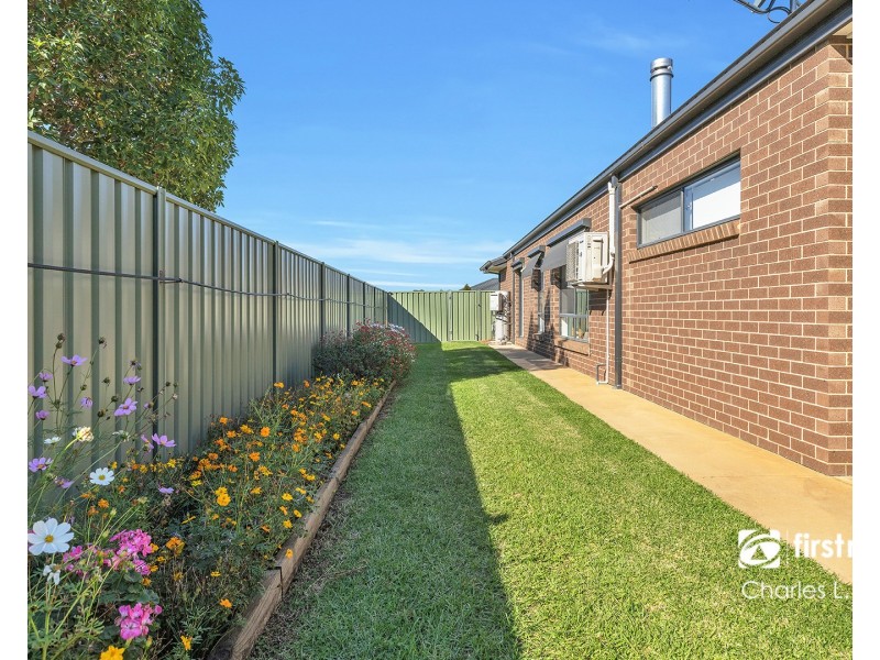 2 Emmylou Place, Moama NSW 2731