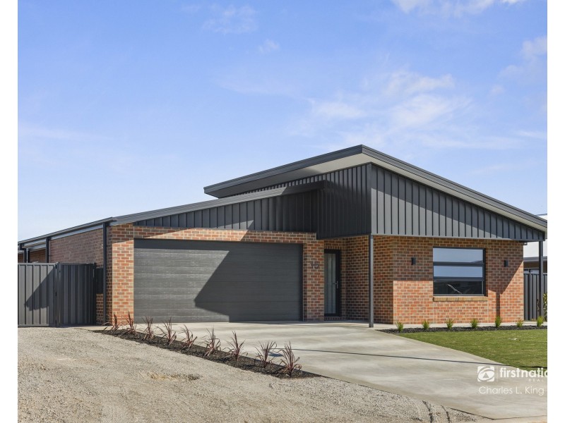 15 Finch Circuit, Moama NSW 2731