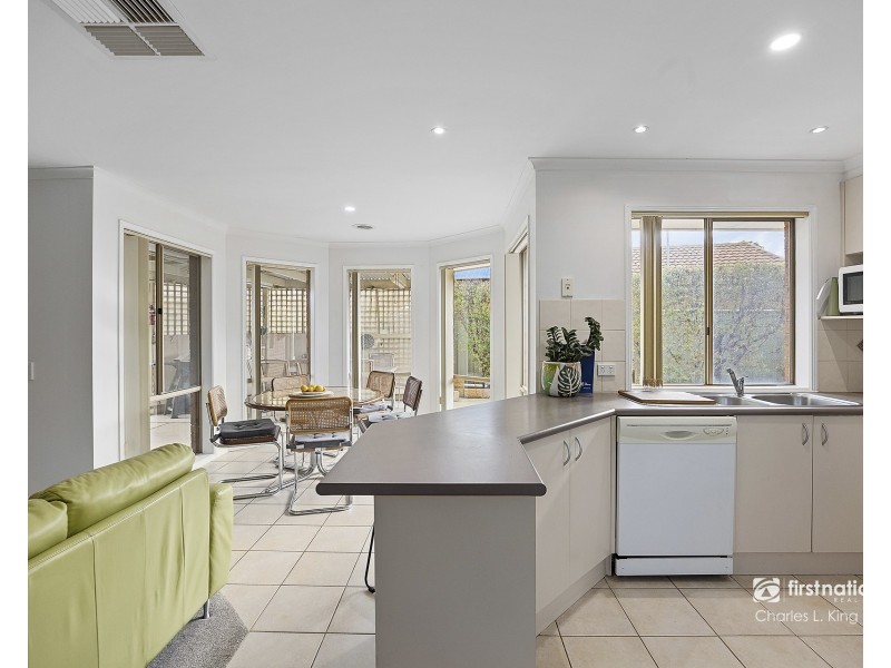 24 Woodlands Circuit, Echuca VIC 3564