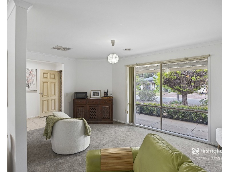 24 Woodlands Circuit, Echuca VIC 3564