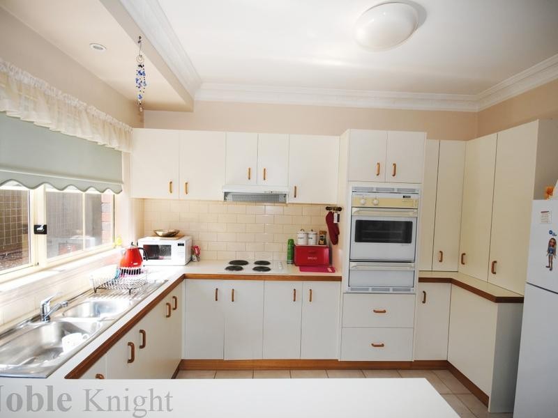 10B Somerset Cresent, Mansfield VIC 3722