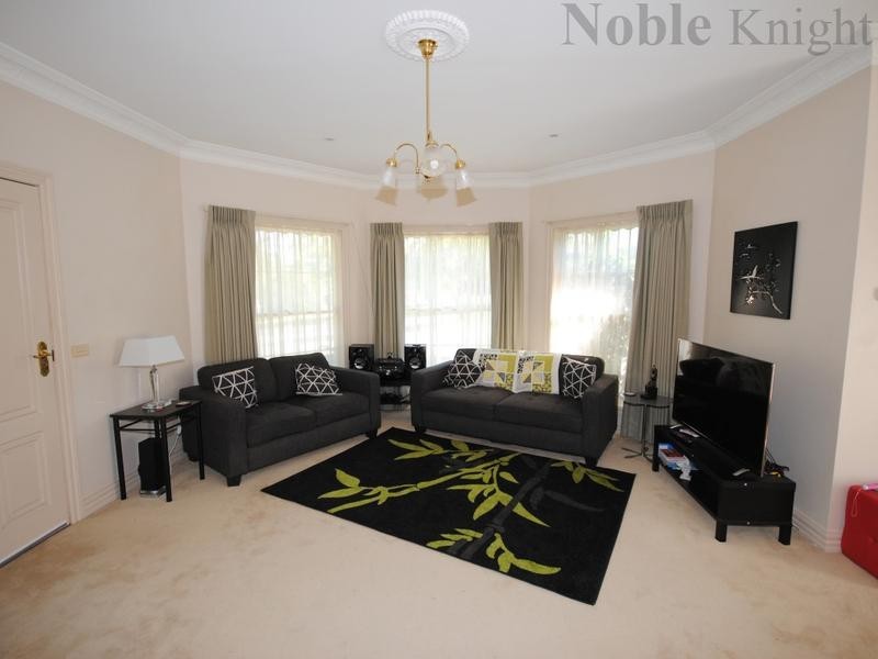 10B Somerset Cresent, Mansfield VIC 3722