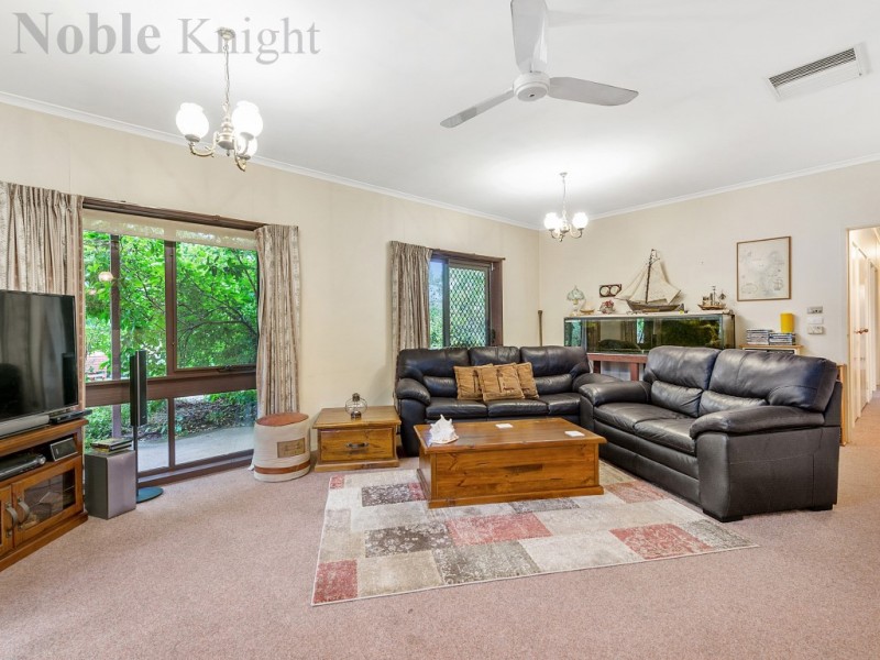 36 Harpers Road, Mansfield VIC 3722