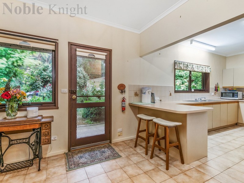 36 Harpers Road, Mansfield VIC 3722