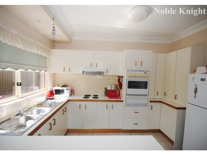 10B Somerset Cresent, Mansfield VIC 3722