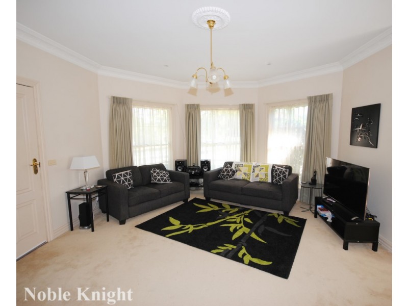 10B Somerset Cresent, Mansfield VIC 3722