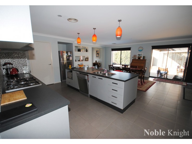 68 Cambridge Drive, Mansfield VIC 3722