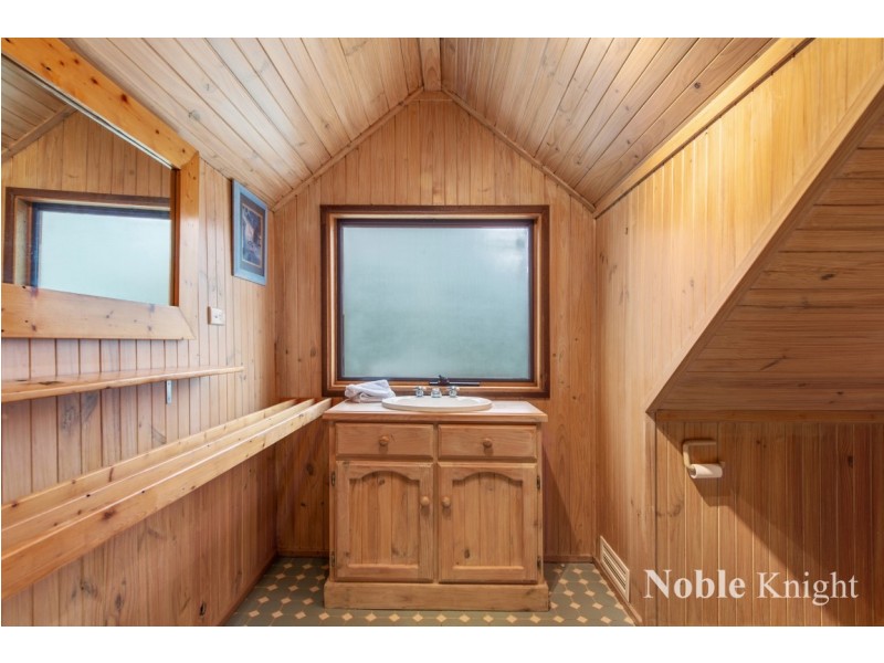 4 Telemark Court, Merrijig VIC 3723