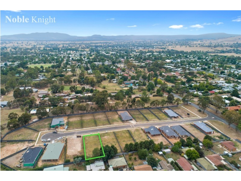 17 Peak Court, Mansfield VIC 3722