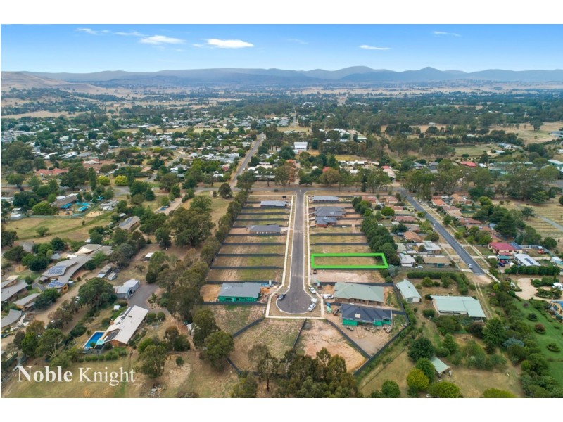 17 Peak Court, Mansfield VIC 3722