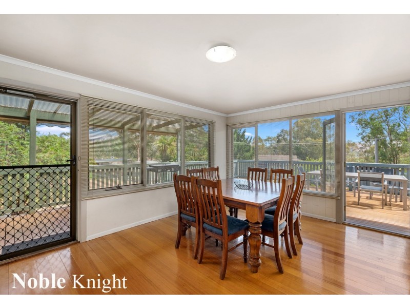 1 Mayfair Grove, Mansfield VIC 3722