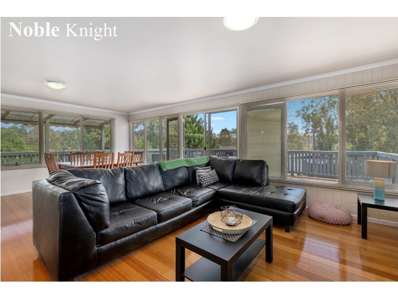 1 Mayfair Grove, Mansfield VIC 3722