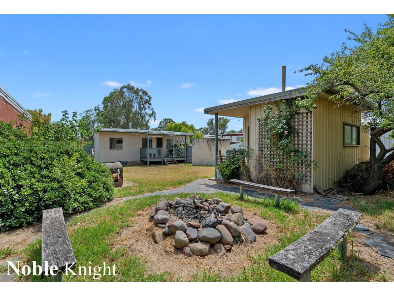 1 Mayfair Grove, Mansfield VIC 3722