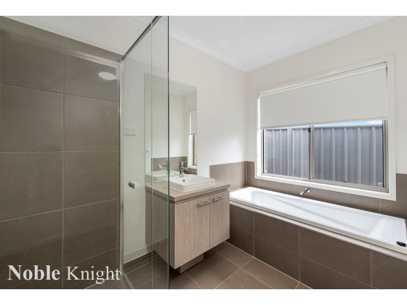 12 Peak Court, Mansfield VIC 3722