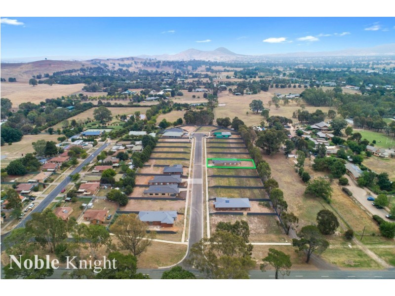 12 Peak Court, Mansfield VIC 3722