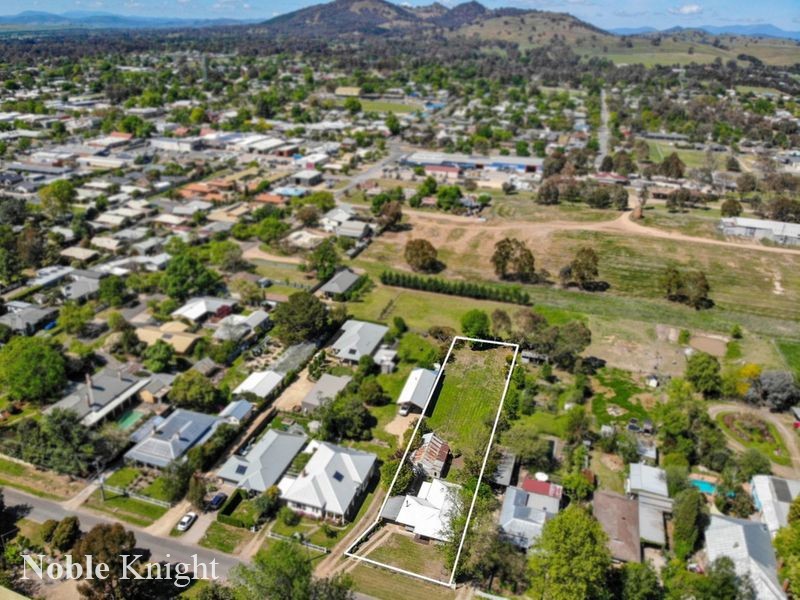 8A Logan Street, Mansfield VIC 3722