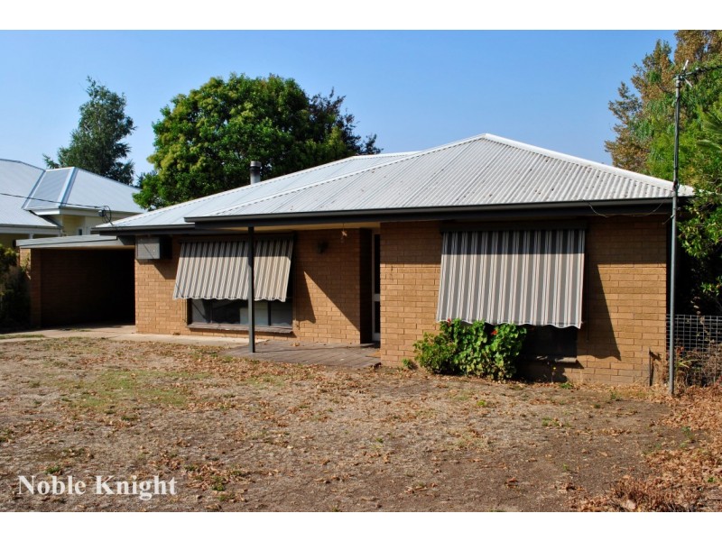 8A Logan Street, Mansfield VIC 3722