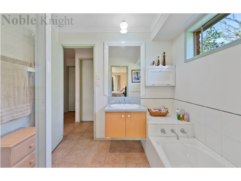 4 Highton Lane, Mansfield VIC 3722