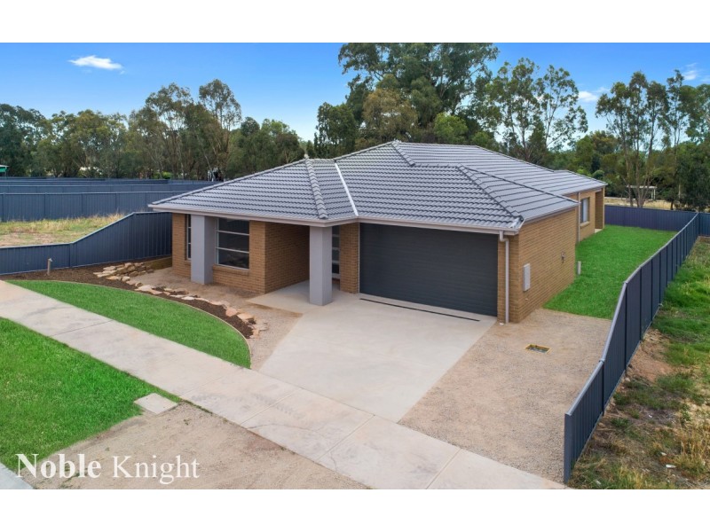 12 Peak Court, Mansfield VIC 3722