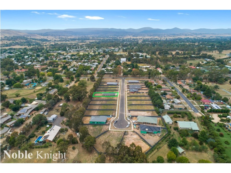 12 Peak Court, Mansfield VIC 3722