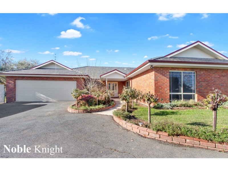 13 Cambridge Drive, Mansfield VIC 3722