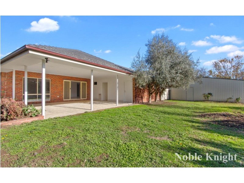 13 Cambridge Drive, Mansfield VIC 3722