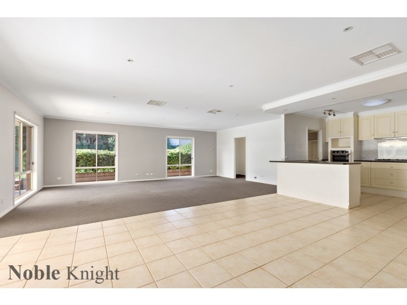 13 Cambridge Drive, Mansfield VIC 3722